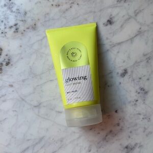 Bath & Body Works Glowing Fruit Enzyme Body Scrub - NEW, 8 oz